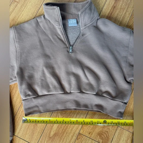 TNA Cozy 1/4-Zip Cropped Sweatshirt - Taupe size Small - Picture 4 of 10
